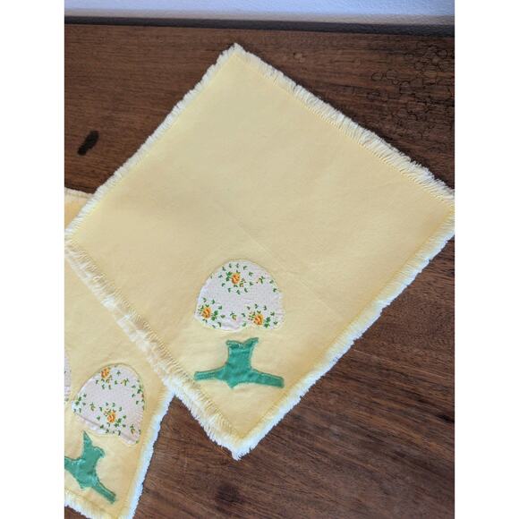 Vintage 70s Yellow Placemats Napkins Set of 4 Patchwork Mushrooms - Picture 3 of 11